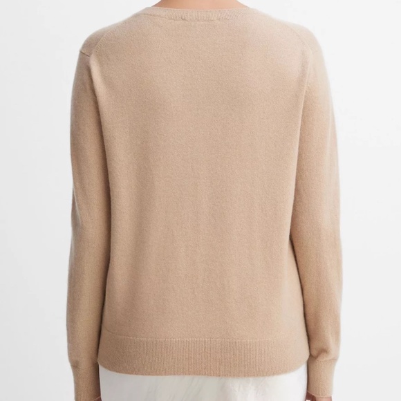 $348 Unworn Vince Weekend Cashmere V-Neck Sweater in Camel - Picture 5 of 10